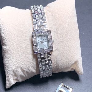 Vtg Sutton New York Rhinestone Silvertone Watch